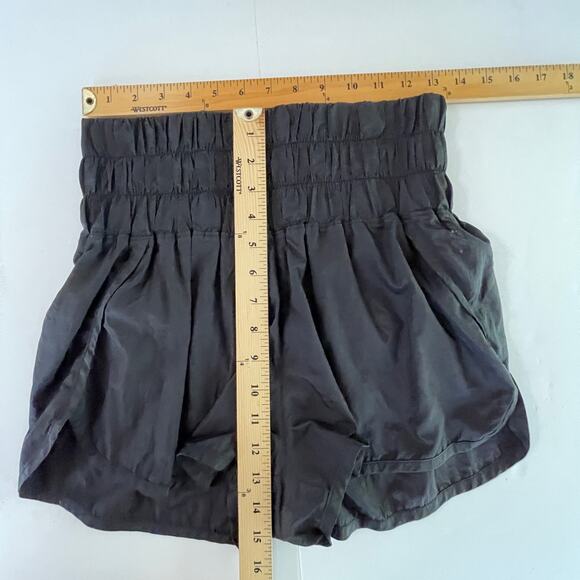 Free People Movement Wide Smocked Waist Athletic Shorts Sz M Black Pocket Lined - Picture 9 of 11